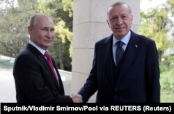 Vladimir Putin și Recep Tayyip Erdogan, în timpul unei întâlniri la Soci, Rusia, 29 septembrie 2021.