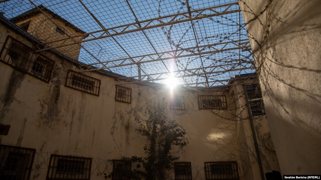 Ministria e Kulturës ka në plan që të bëjë restaurimin e burgut, me qëllim të konservimit të tij. Por, ende nuk është vendosur nëse ai do të mbyllet  krejtësisht apo pjesë-pjesë, dhe të vazhdohet me vizita në ekspozitën e përkohshme.   