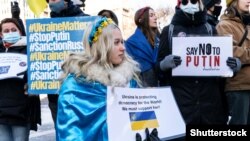 Акція на підтримку України і проти агресії Росії. Нью-Йорк, 22 січня 2022 року