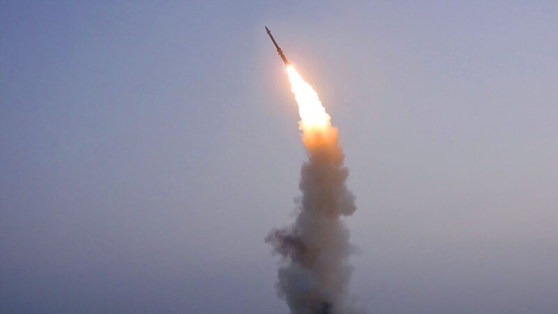 Ushtria jugkoreane kërkon falje pas lansimit të dështuar të raketës