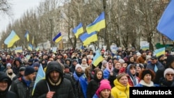 Жителі Мелітополя протестують проти російських військ, які захопили місто. 7 березня 2022 року 