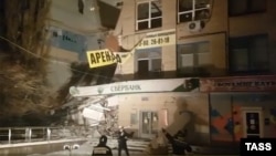 В Новочеркасске обрушилась стена офисного здания, 3 января 2019 года 