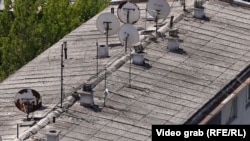 Çati me azbest në Prishtinë.