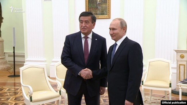 Встреча президента России Владимира Путина и президента Кыргызстана Сооронбая Жээнбекова в Москве. 11 июля 2019 года.
