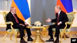 Никол Пашинян жана Владимир Путин. 2024-жылдын 8-майы.