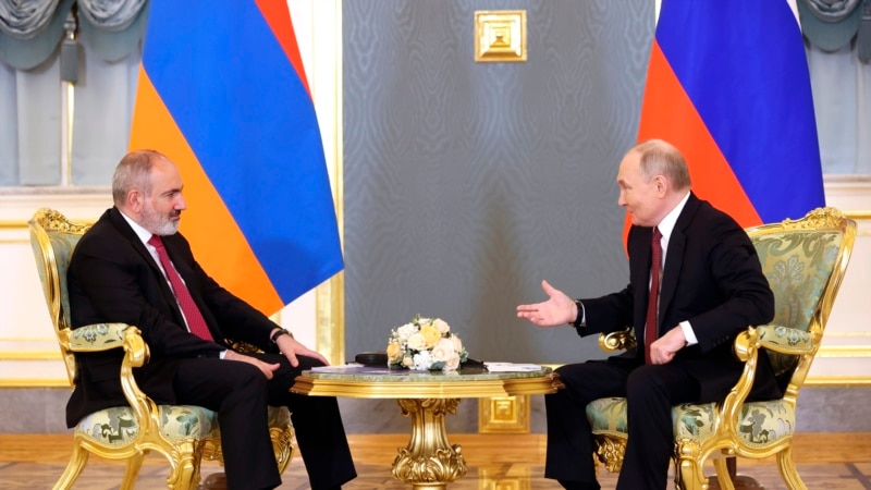 Путин се согласи да ја повлече војската од неколку ерменски региони