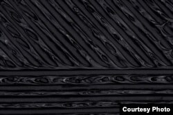 Дело на Јанкуловски од циклусот „Форми во црно“