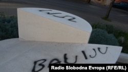 Spomenik žrtvama fašističkog terora u Mostaru uništen fašističkim grafitima