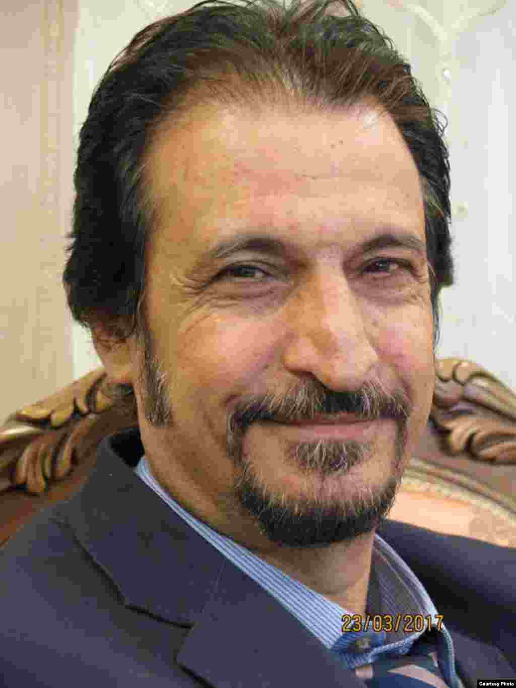 حشمت الله طبرزدی حشمت الله طبرزدی سخنگوی کارزار دموکراسی و حقوق بشر برای ایران که پیشتر دبیرکل اتحادیه اسلامی دانشجویان و دانش آموختگان ایران بود