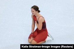 София Самоделкина еркін бағдарламасын мүлтіксіз аяқтағанына қуанып отыр. Милан, 19 ақпан, 2026 жыл.