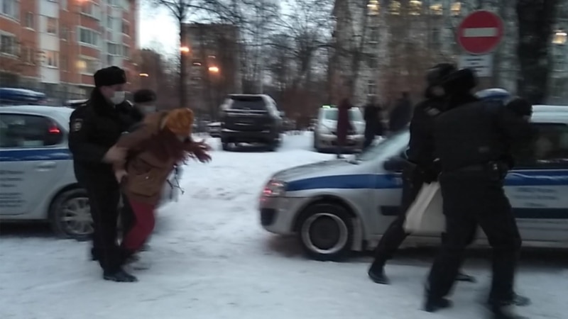 В Москве задержали активистов, пришедших поддержать Азата Мифтахова