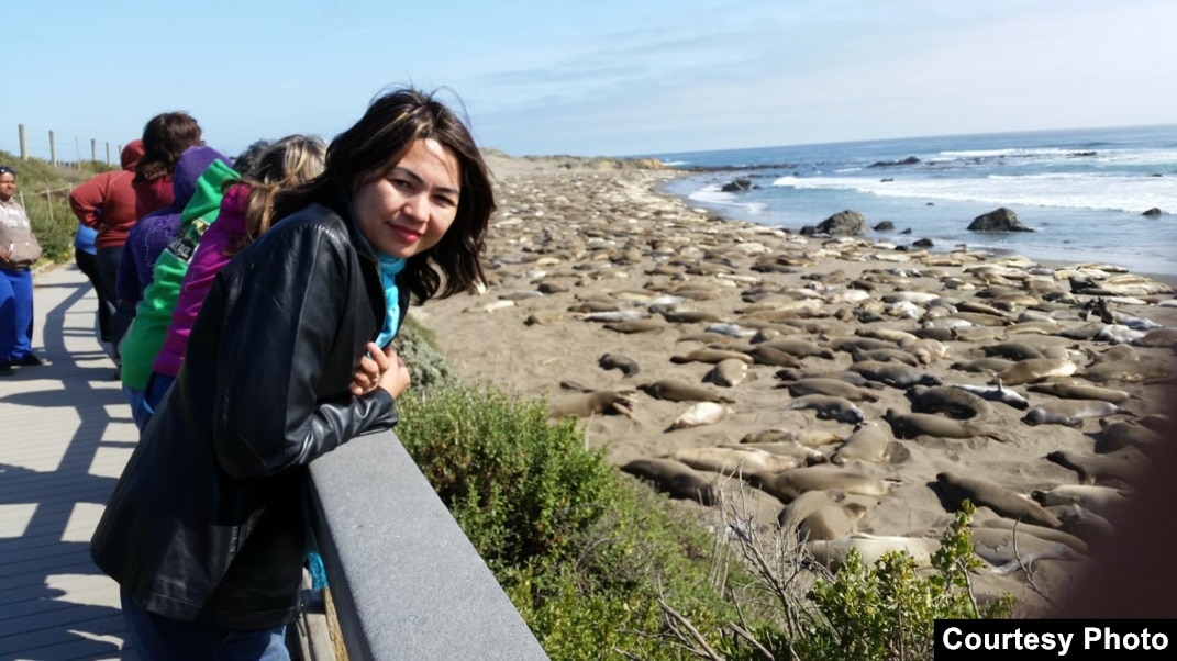 Ней күйеуінің қарызын өтеп жатқан порно