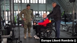 Daniel Porumb se poate antrena doar cu ajutorul colegilor pentru competițiie sportive la care participă.