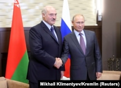 Аляксандар Лукашэнка (зьлева) і Ўладзімір Пуцін. Сочы, 21 верасьня 2018 году