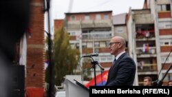 Kryetari i Listës Serbe, Goran Rakiq, gjatë një proteste në Mitrovicë të Veriut. Fotografi nga arkivi. 