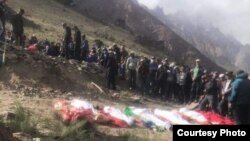 Onlarça adamyň öldürilen ýeri. Dagly-Badahşanyň Ruşanski etraby, 2022-nji ýylyň 18-nji maýy. 