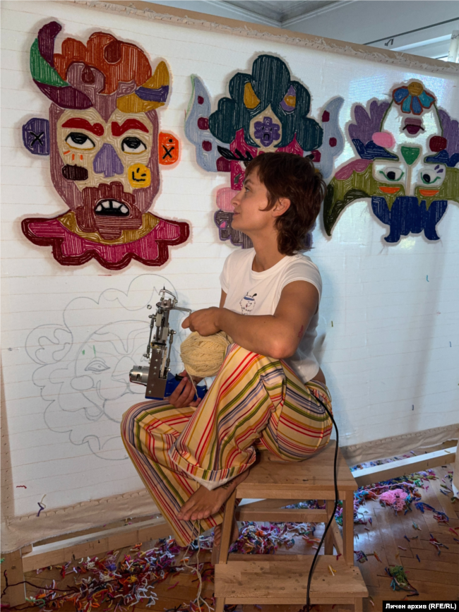 Кадър от работния процес на Александра