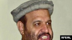 «یک مقام دیگر رسمی که گمان می رود ملیون ها دالر گرفته است، وزیر حج و اوقاف محمد صدیق چکری است که بزودی دستور بازداشت وی صادر خواهد شد»