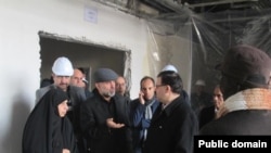 اکبر طبری در کنار باقر لاریجانی، برادر صادق لاریجانی و مرضیه وحید‌دستجردی، مشاور صادق لاریجانی.