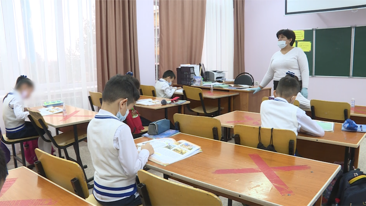 Президент выступил против сбора денег с родителей школьников - Vimarsana News