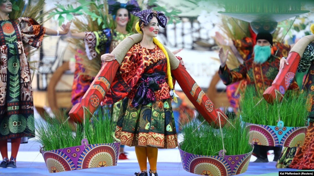 Before the match, spectators watched a lavish, 20-minute opening ceremony featuring 1,500 performers highlighting Russian history and culture.
