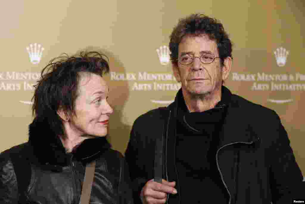 Ноябрь 2001 года - Лу Рид со своей третьей женой, музыкантом Лаури Андерсон в Нью-Йорке 