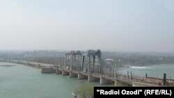 Таджико-узбекская граница, к северу от Душанбе