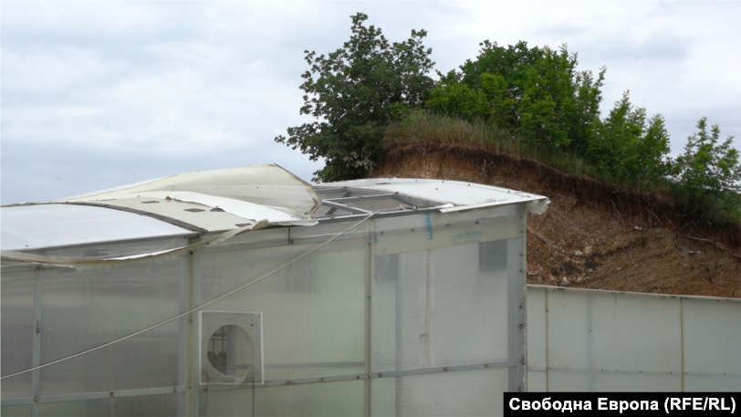 A broken section of the shelter that is supposed to protect the Karanovo chariot from the elements