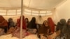 جنگ و مشکلات اقتصادی در افغانستان؛ سه و نیم ملیون نفر به شمول زنان آواره شده اند