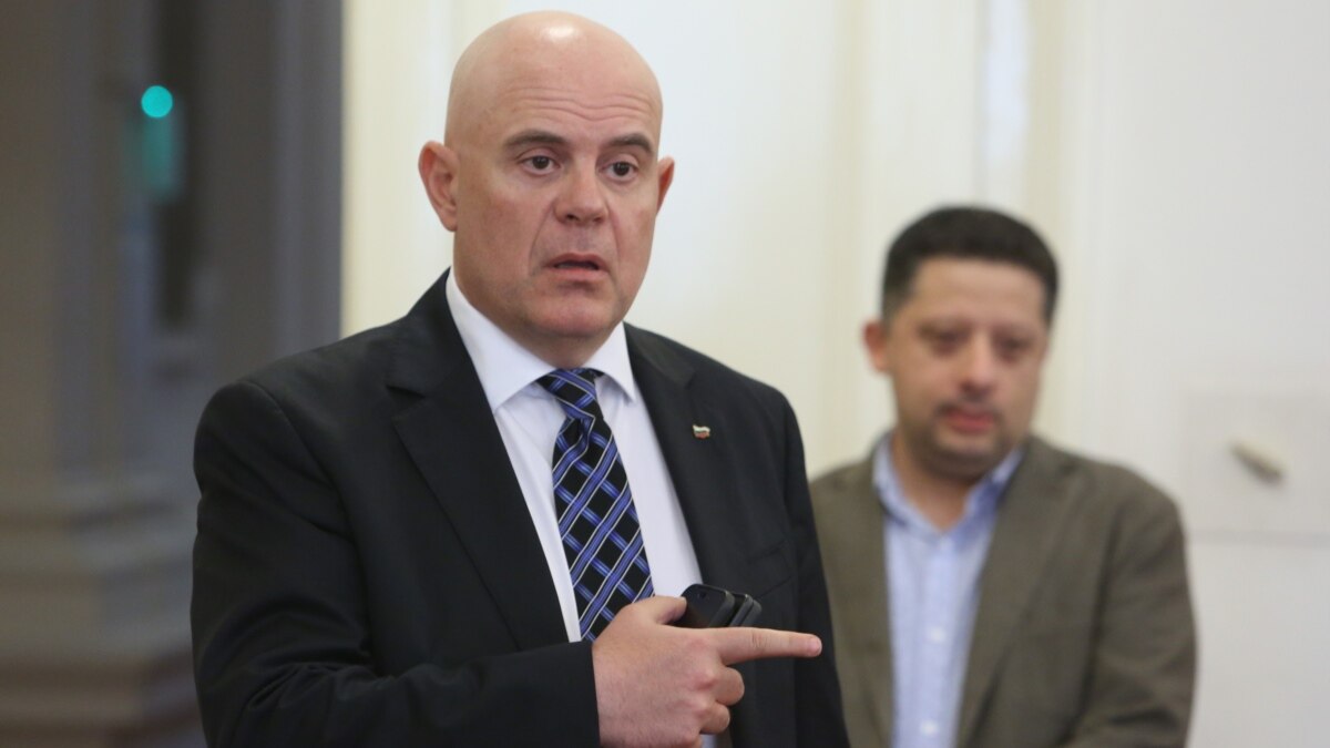 Главният прокурор Иван Гешев съобщи, че ще поиска от властите