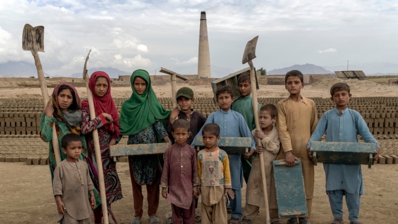 Rritet numri i familjeve afgane që i dërgojnë fëmijët për të punuar