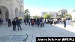 Protesta e pedagogëve në Shqipëri. 