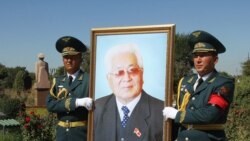25 жыл кызматта отуруунун сыры