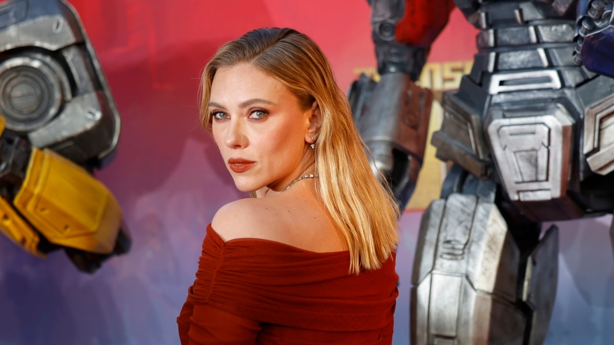 Тя е красива и талантлива. Муза на режисьорите. Може би