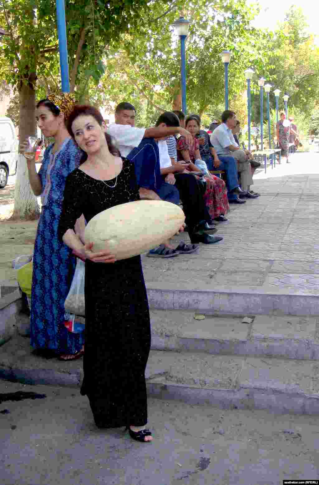 Bizde şeýle gawun ýetişdi.