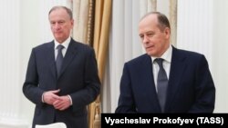 Александр Патрушев (слева), секретарь Совета безопасности России, бывший директор ФСБ.