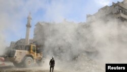 U Alepu sukobi i pucnji