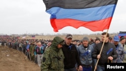 Иллюстрационное фото. Так называемые «резервисты» группировки «ДНР». Донецкая область, апрель 2017 года