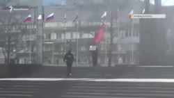 «Власть в отставку»: одиночный пикет в центре Симферополя (видео)