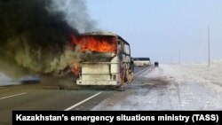 В Казахстане сгорел пассажирский автобус с 52 гражданами Узбекистана. 18 января 2018 года