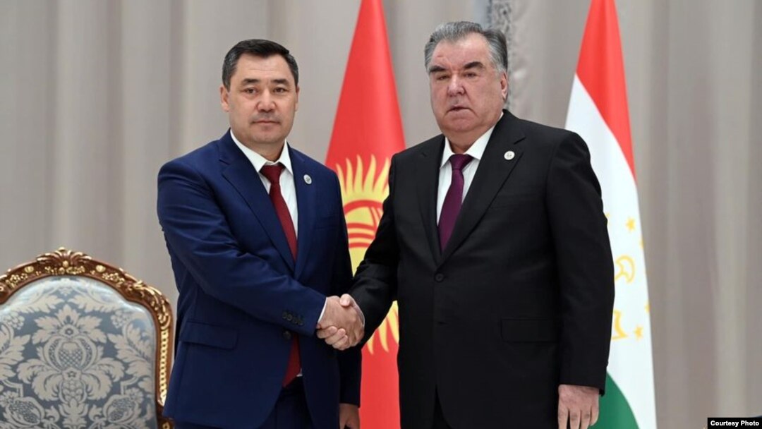 Садыр Жапаров жана Эмомали Рахмон. 2022-жыл.