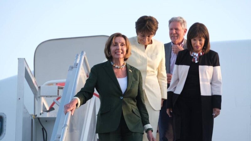 Nancy Pelosi stigla u posjetu Armeniji 