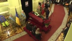 У Києві прощалися з воїном, балетним танцівником Олександром Шаповалом (відео)