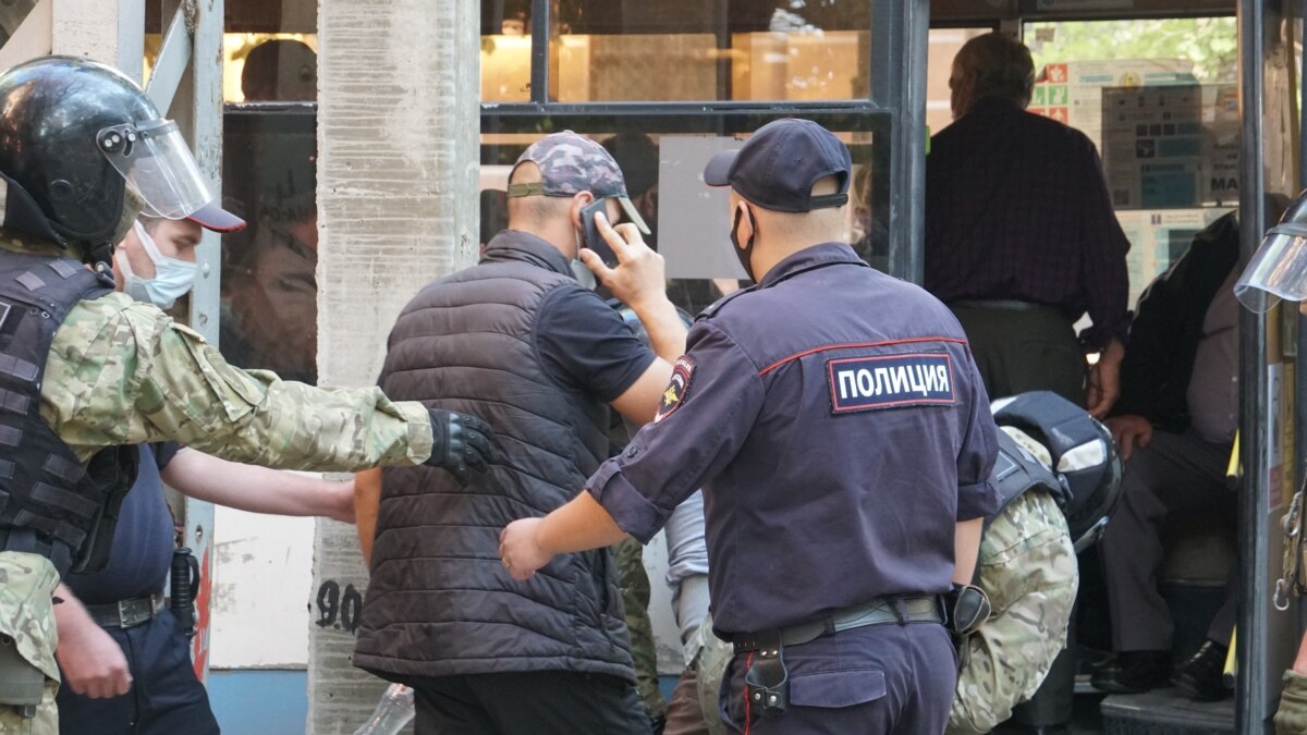 суд оштрафував ще одного учасника «стихійних зборів» біля будівлі ФСБ