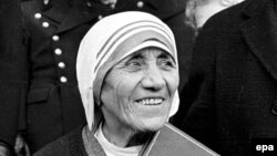 Матір Тереза після отримання Нобелівської премії миру у грудні 1979 року.