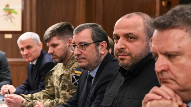 აშშ-ისა და უკრაინის დელეგაციებს შორის მოლაპარაკებები გრძელდება