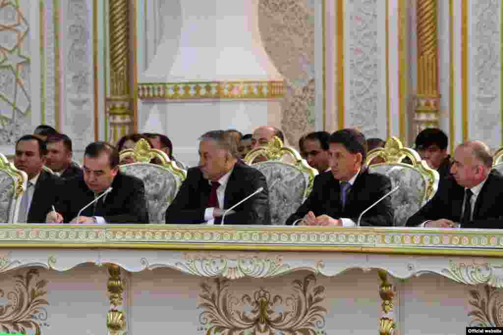 Мулоқоти раиси ҷумҳури Тоҷикистон бо зиёиён.