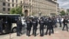 Поліція працює під час карантину: не пускає автоколону представників малого бізнесу до Кабміну. Київ, 6 травня 2020 року