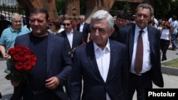 Armenia - Former President Serzh Sarkisian and senior members of his Republican Party visit the national Pantheon, Yerevan, June 12, 2025.