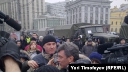 Boris Nemtsov was identified as an "opposition leader" on state TV.